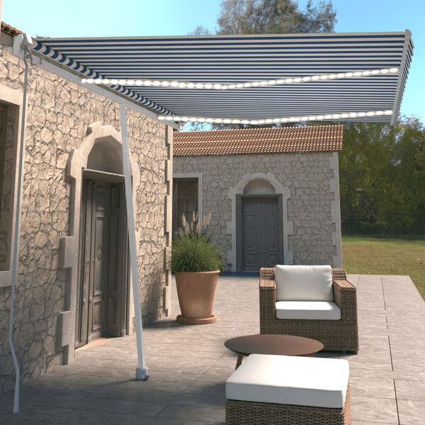 vidaXL K&auml;sin sis&auml;&auml;nkelattava markiisi LEDill&auml; 350x250 cm sinivalkoinen