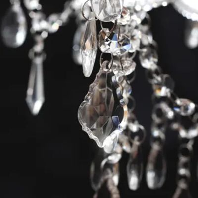 Kristallikruunu 1600 kristallilla